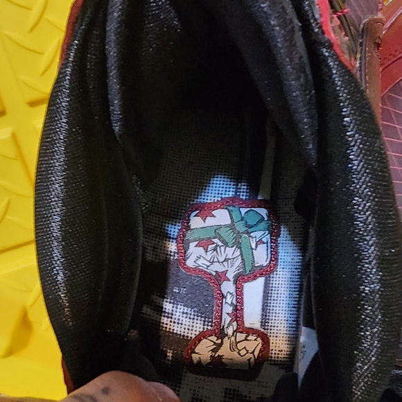 Nike LeBron Christmas (2019) - Picture 6 of 11